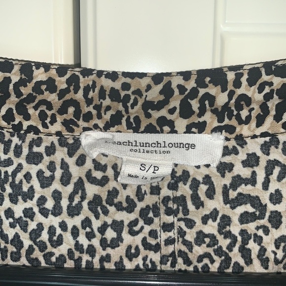 Beachlunchlounge Leopard Tie Front Long-Sleeve Button Down Top Size Small - Picture 6 of 11